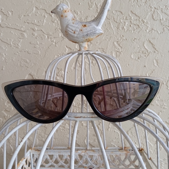 MCM authentic black cat eye sunglasses - Picture 11 of 13